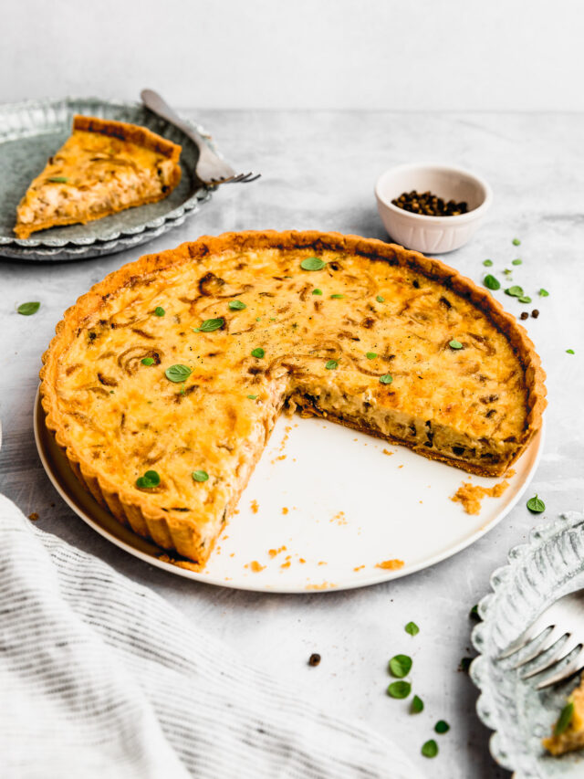 Cheese and Onion Quiche (Caramelized Onion)